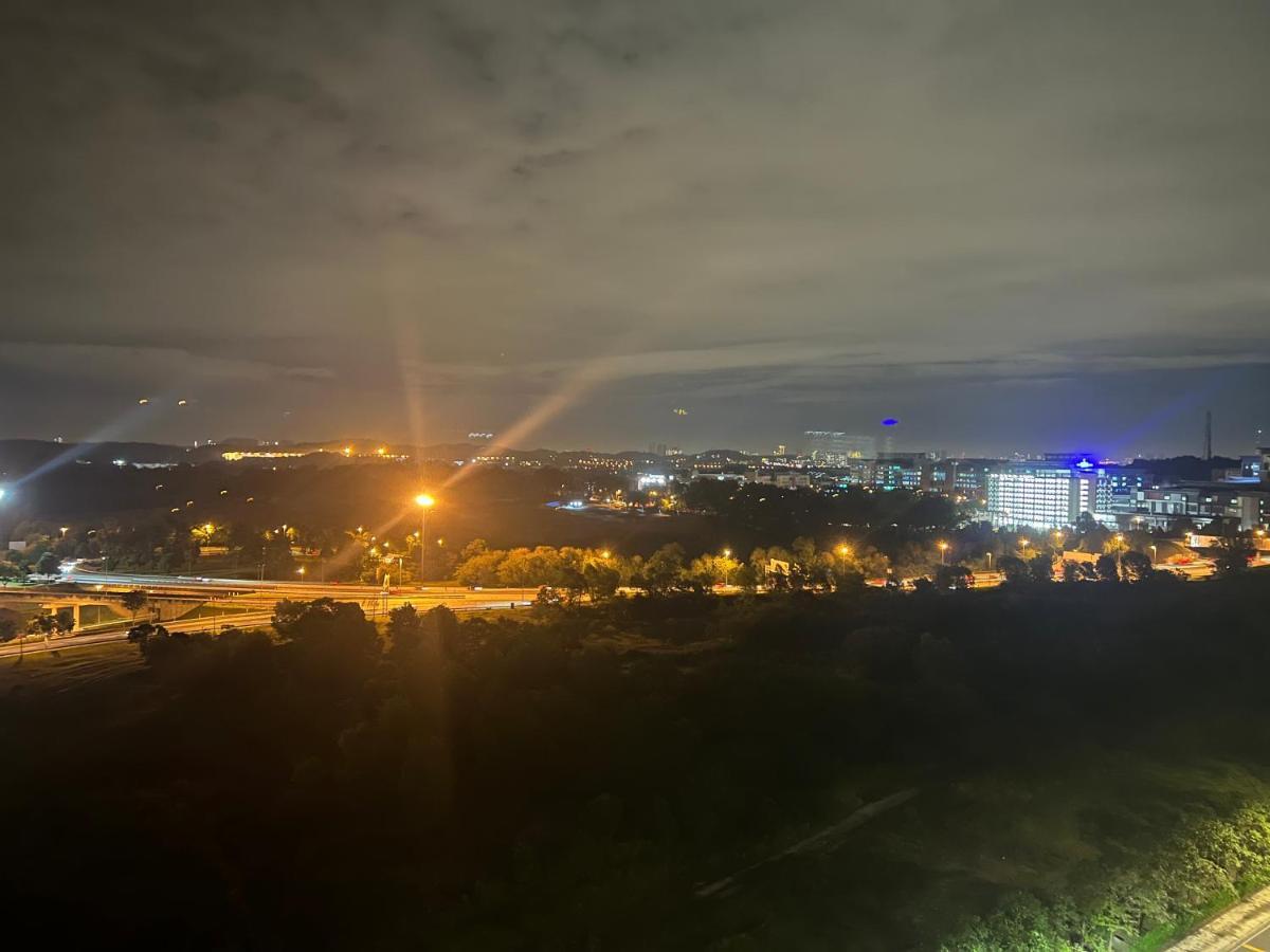 Mucihome Clio 3R2B, Putrajaya Condo Near To Ioi City Mall, Alamanda, Hospital Serdang, Wetland Studio Kru Dll- Non Smoking Home For Malaysian Only Extérieur photo